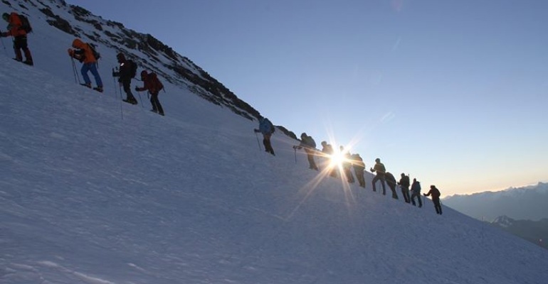 Jak zdobyć najwyższy szczyt Europy?