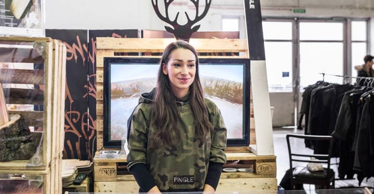 W ten weekend świąteczny Mustache Yard Sale w nowej lokalizacji