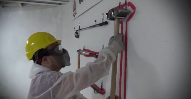 Fury Room w Warszawie - wyłąduj się rozwalając wszystko, co się da!