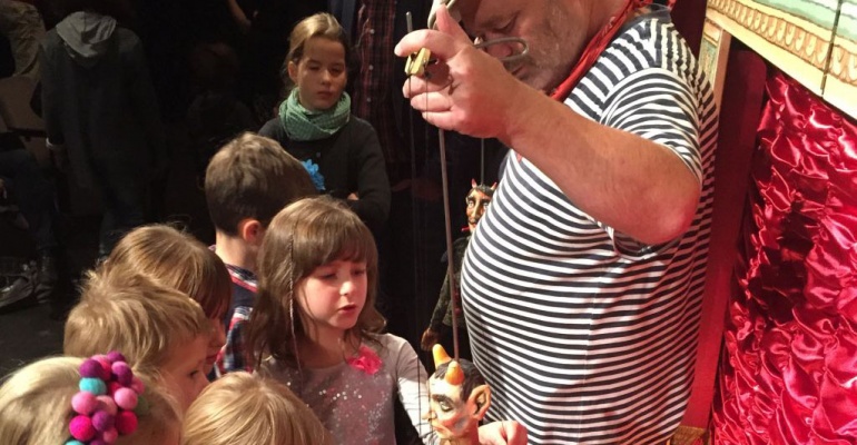 I Międzynarodowy Festiwal Ulicznych Teatrów Lalkowych w Warszawie