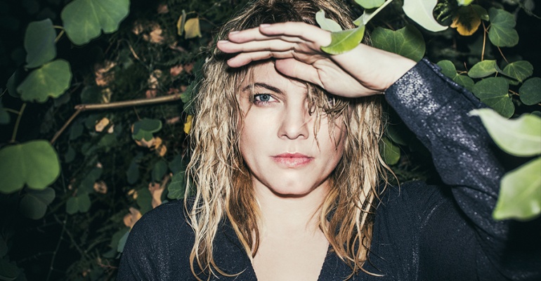 Ania Dąbrowska w Klubie Stodoła