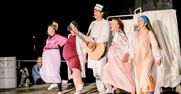 Porodówka w teatrze