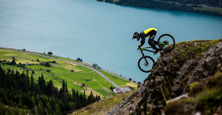 MONSTER THE NINE KNIGHTS