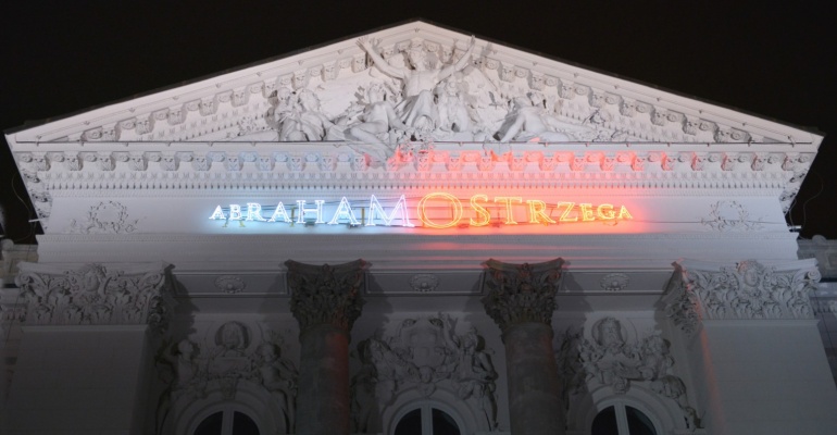 Abraham Ostrzega w Zachęcie