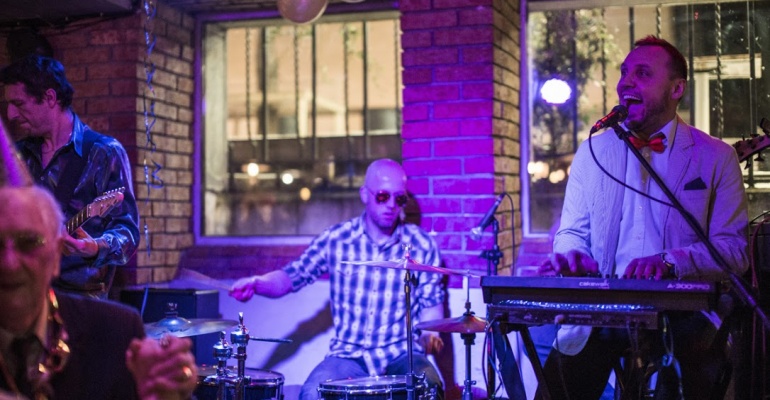 Muzyka na żywo przy ul. Szkolnej