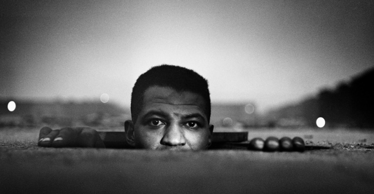 Gordon Parks: Aparat To Moja Broń