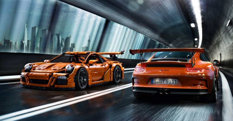 Porsche 911 z klocków LEGO podczas Festiwalu LEGO