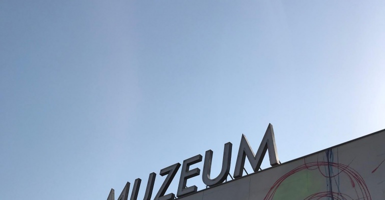 20 kwietnia zabłyśnie neon nad Wisłą