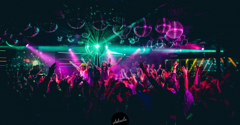 Klubowy weekend i babski tłusty czwartek – już w tym tygodniu w Dekadzie
