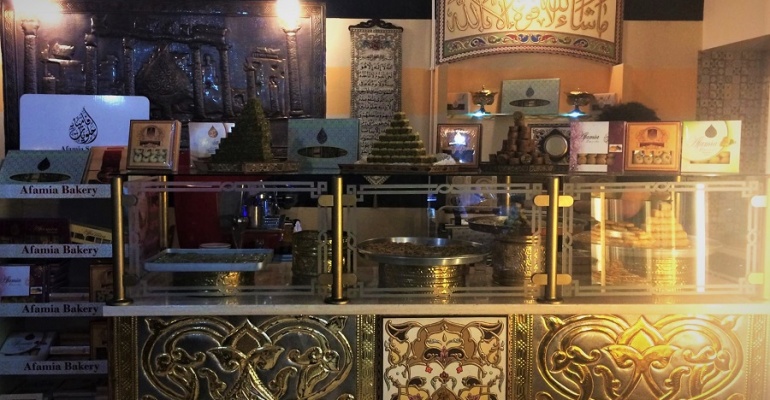 Szisz kebab – Mięsny raj i … wytwórnia słodkości Afamia Bakery