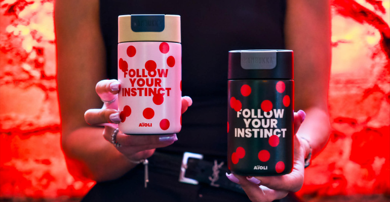 A&iuml;OLI z nową akcją. Kup kubek i pij kawę za free