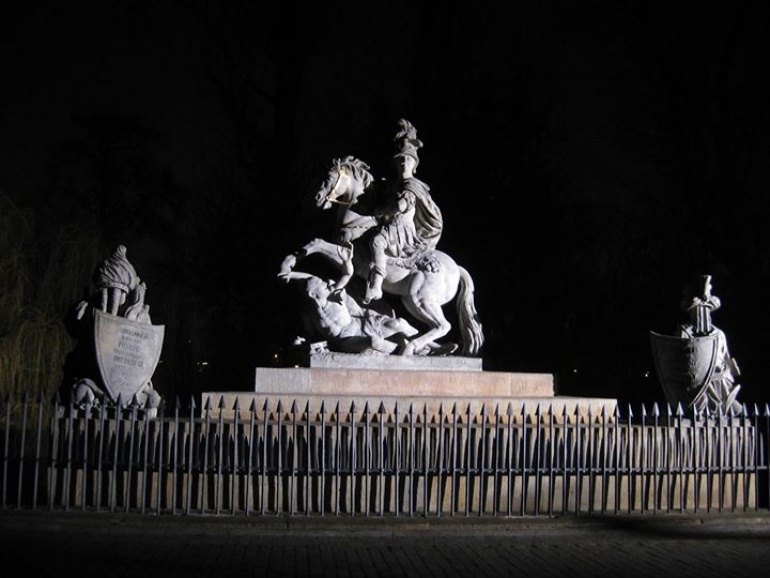 WARSZAWA NOCĄ - wycieczka autokarowa