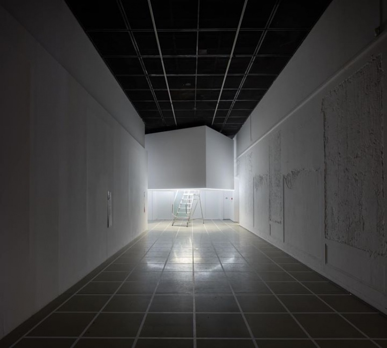 Villa Straylight / wieczór z artystą i pokaz filmu „Perfect Lives”