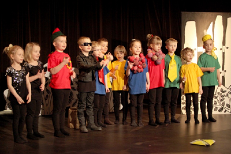 V WARSZAWSKI FESTIWAL TEATRÓW PRZEDSZKOLNYCH „OGRZAĆ ZIMĘ”