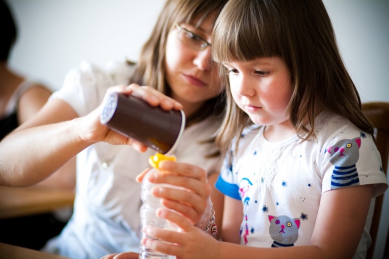 "Dlaczego ciasto rośnie jak na drożdżach?" - warsztaty familijne w Centrum Nauki Kopernik