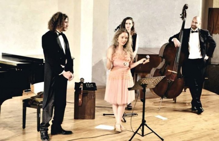 Savannah and the Stringz (Singer Jazz Festival)