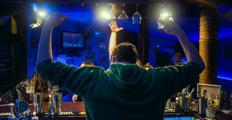 Czacha Dymi Cocktail Bar