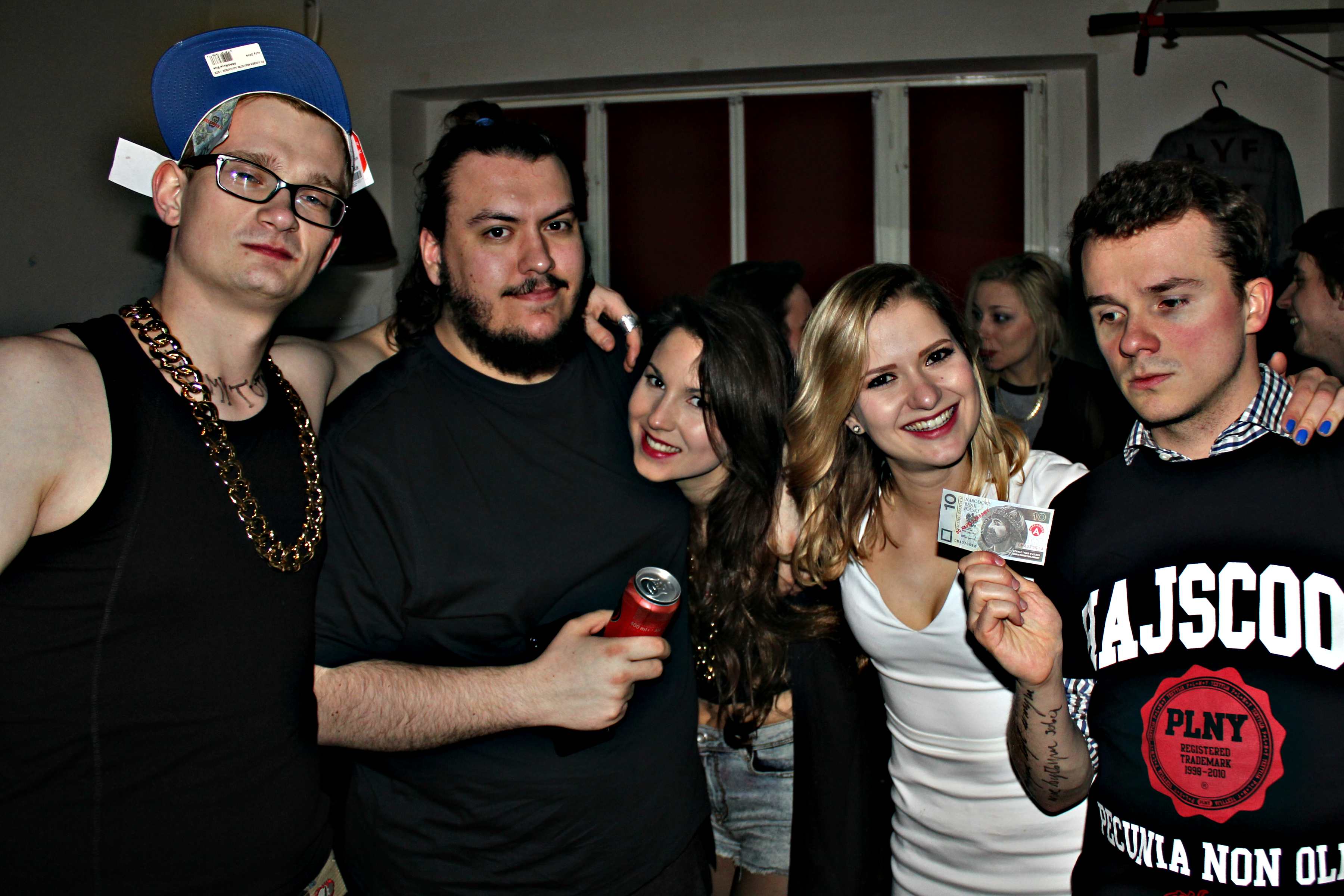 hajs, partybox, gadżety imprezowe, domówka, wygraj gadżety, mnm