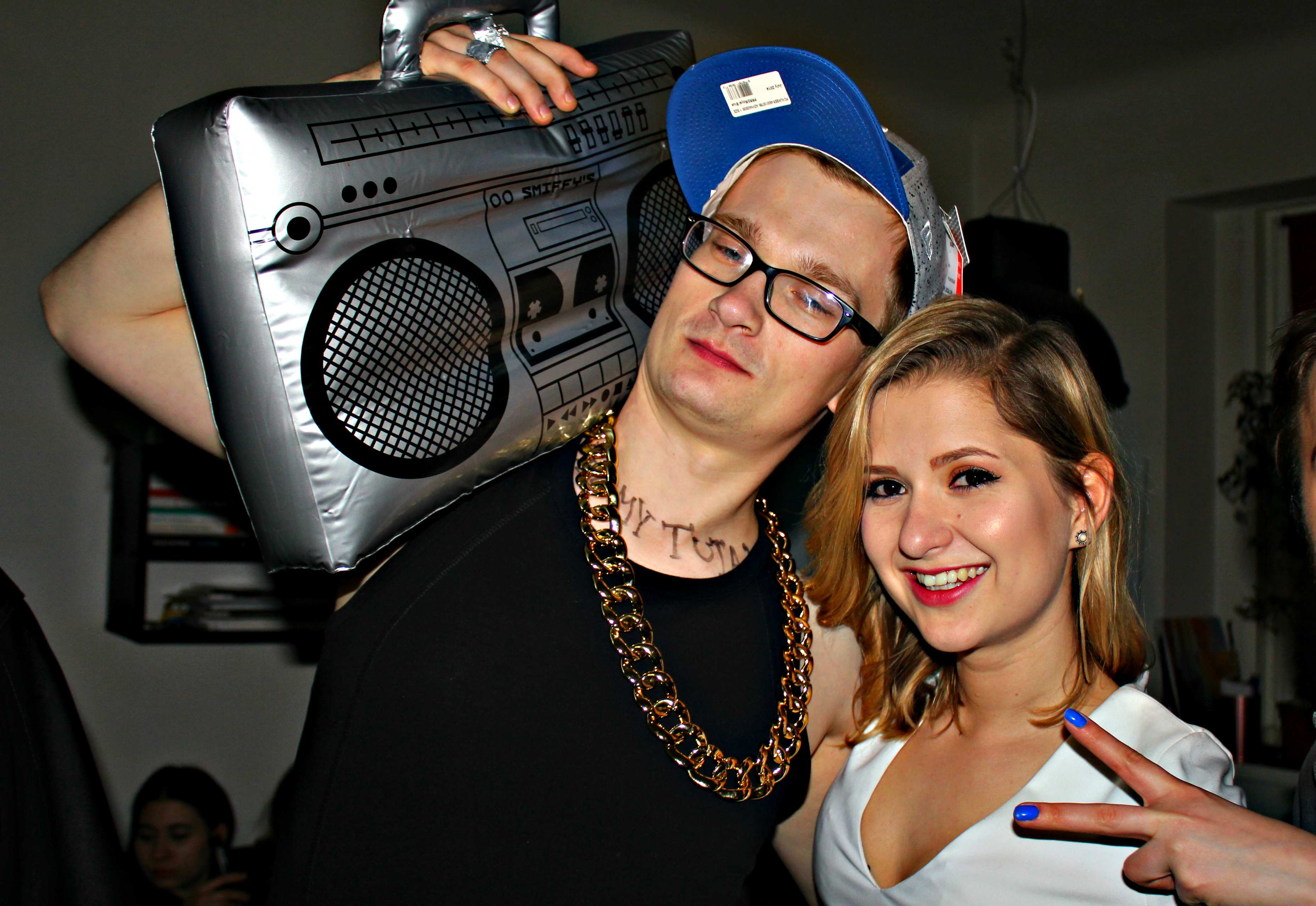 hajs, partybox, gadżety imprezowe, domówka, wygraj gadżety, mnm