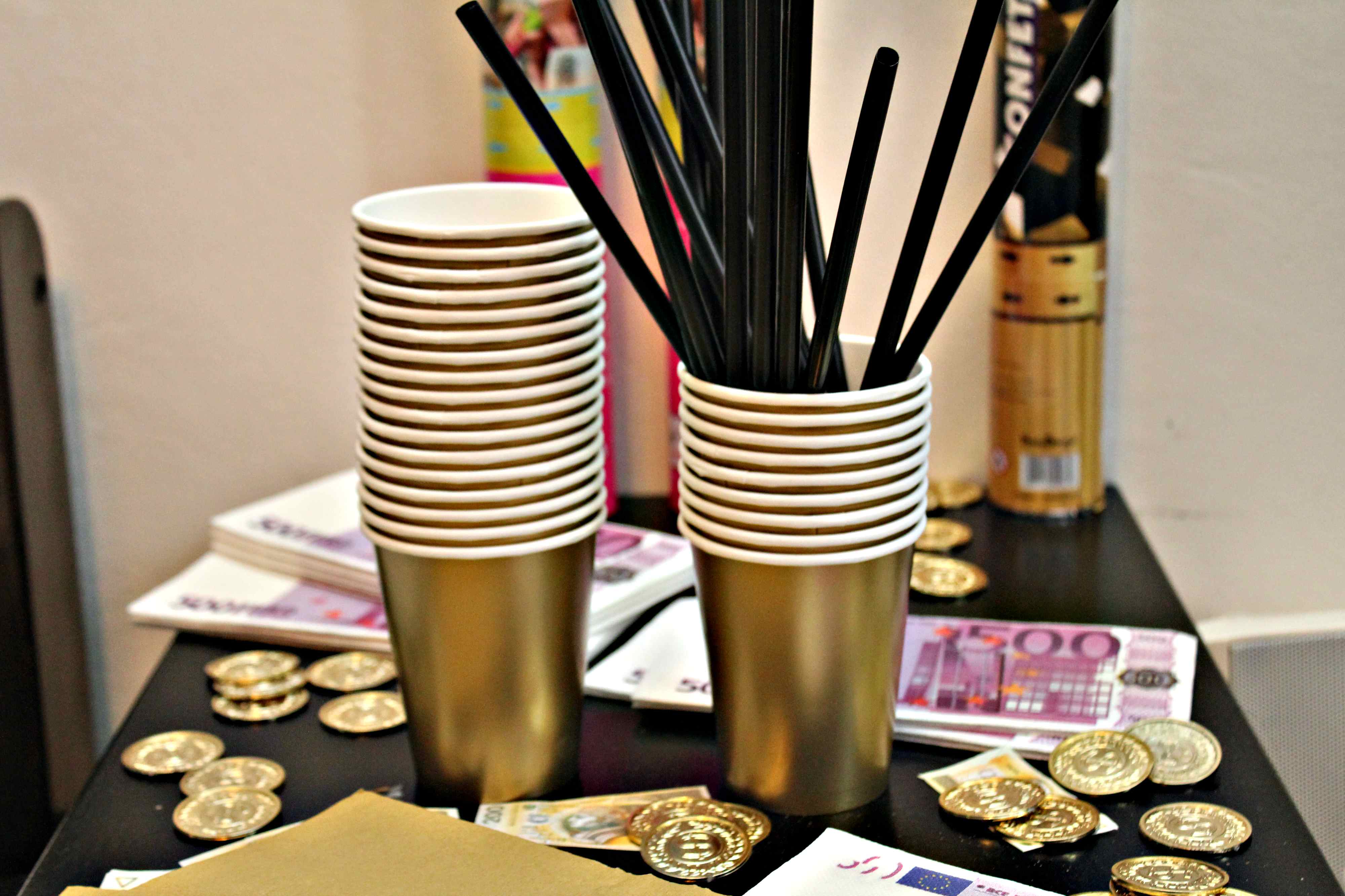 hajs, partybox, gadżety imprezowe, domówka, wygraj gadżety, mnm