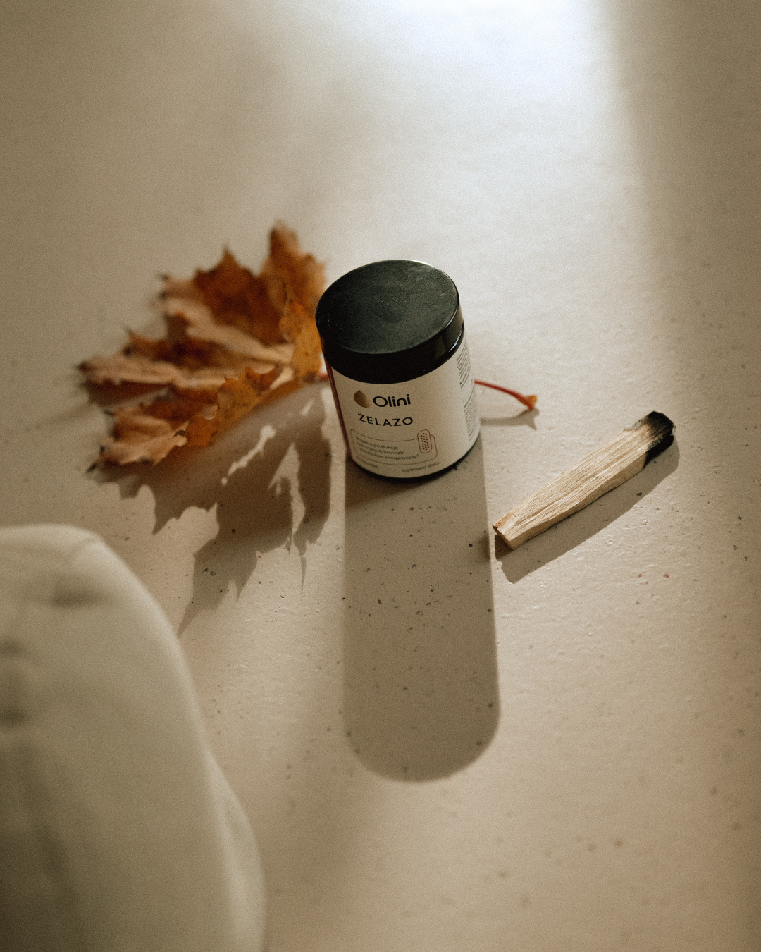 Jesienna kompozycja z produktem Olini, materiały prasowe Softer November